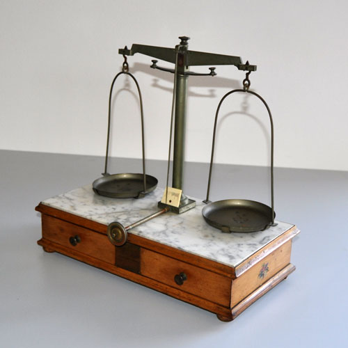 bilancia di precisione antica